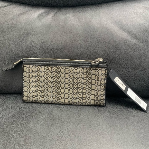 Marc by Marc Jacob Monogrammed Wallet/Clutch new with tag - Picture 3 of 6